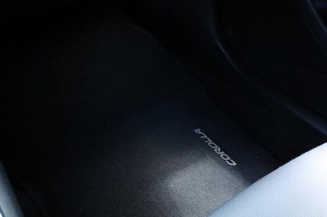 Photo of 2024 Silver Toyota Corolla