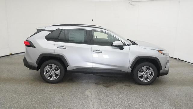 Photo of 2025 Silver Sky Metallic Toyota RAV4 Hybrid