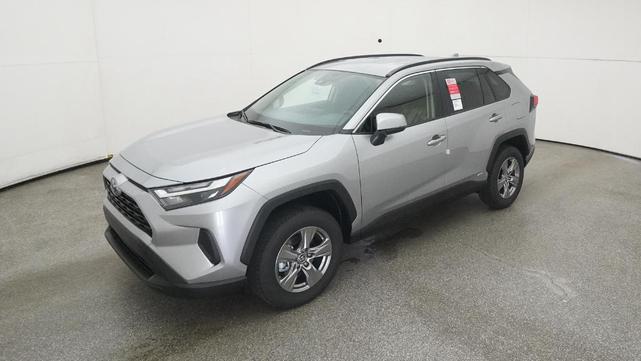 Photo of 2025 Silver Sky Metallic Toyota RAV4 Hybrid