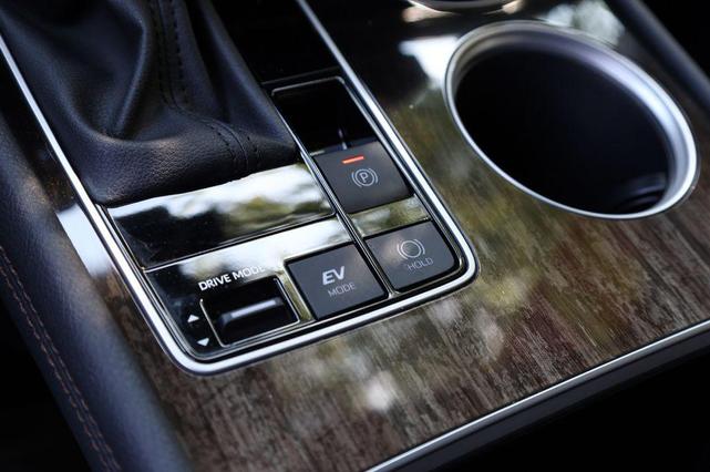 Photo of 2025 Wind Chill Prl Toyota Sienna