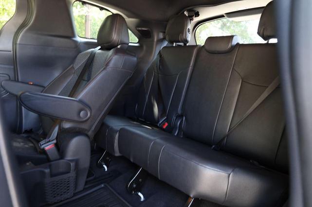 Photo of 2025 Wind Chill Prl Toyota Sienna