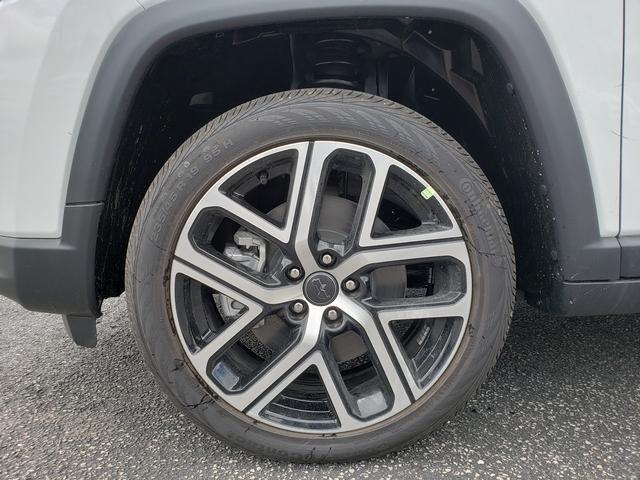 Photo of 2025 Bright White Clearcoat Jeep Compass