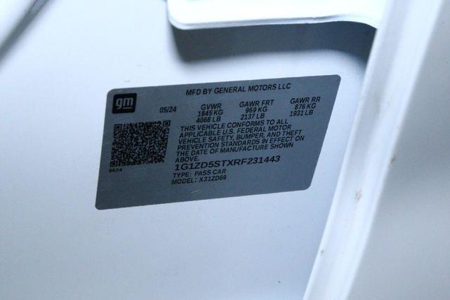 Photo of 2024 Summit White Chevrolet Malibu