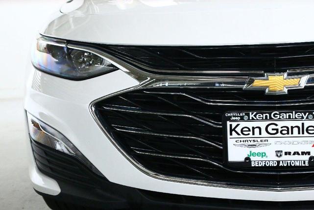 Photo of 2024 Summit White Chevrolet Malibu