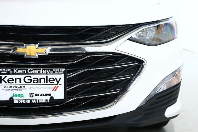Photo of 2024 Summit White Chevrolet Malibu