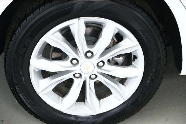 Photo of 2024 Summit White Chevrolet Malibu