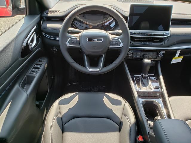 Photo of 2025 Red Hot Pearlcoat Jeep Compass