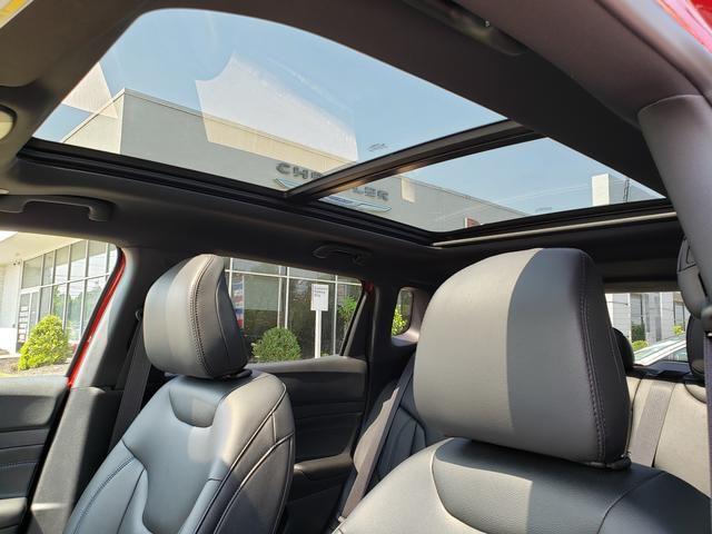 Photo of 2025 Red Hot Pearlcoat Jeep Compass