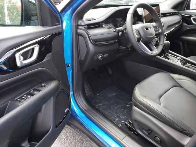 Photo of 2025 Hydro Blue Pearlcoat Jeep Compass