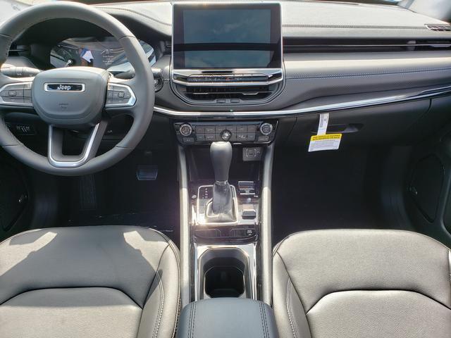 Photo of 2025 Hydro Blue Pearlcoat Jeep Compass