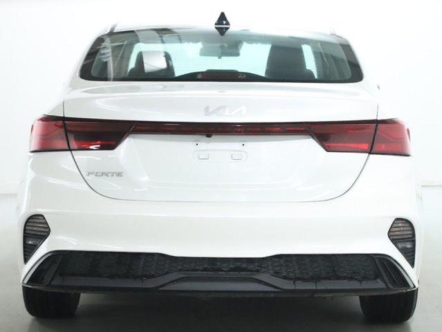 Photo of 2023 Snow White Pearl Kia Forte