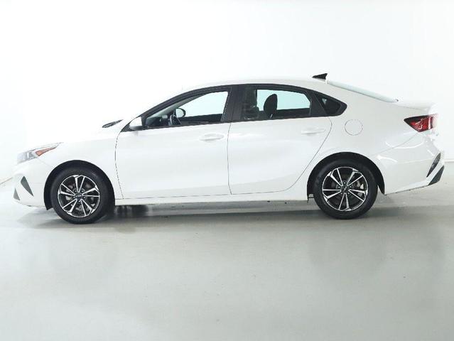 Photo of 2023 Snow White Pearl Kia Forte