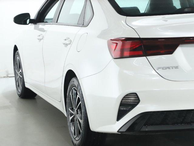 Photo of 2023 Snow White Pearl Kia Forte