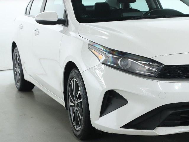Photo of 2023 Snow White Pearl Kia Forte