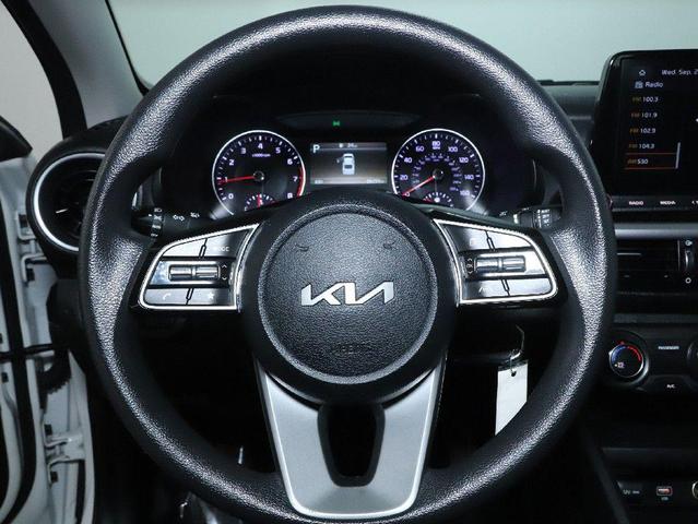 Photo of 2023 Snow White Pearl Kia Forte