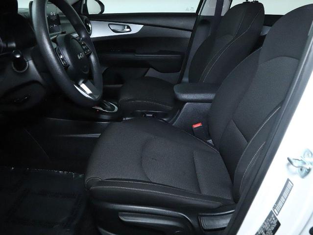 Photo of 2023 Snow White Pearl Kia Forte