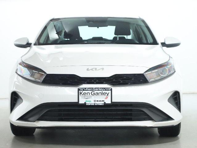 Photo of 2023 Snow White Pearl Kia Forte