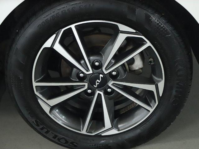 Photo of 2023 Snow White Pearl Kia Forte