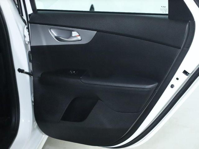 Photo of 2023 Snow White Pearl Kia Forte