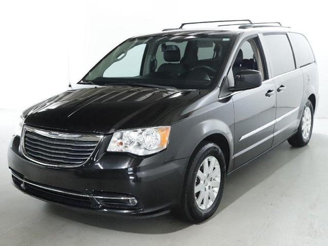 Photo of 2016 Brilliant Black Crystal Pearlcoat Chrysler Town & Country