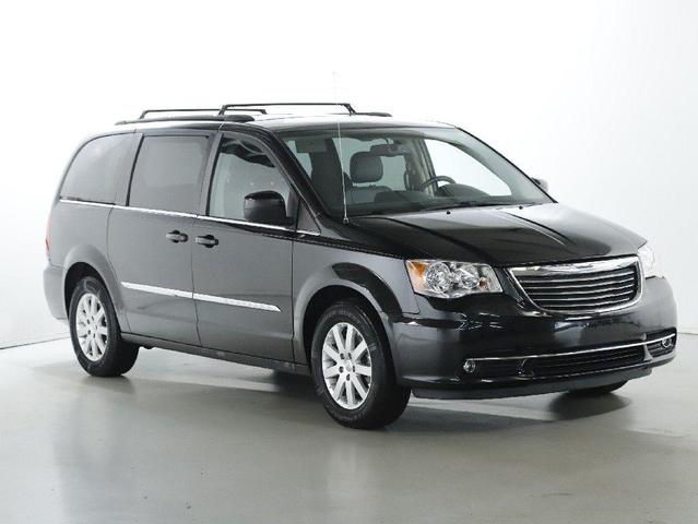 Photo of 2016 Brilliant Black Crystal Pearlcoat Chrysler Town & Country