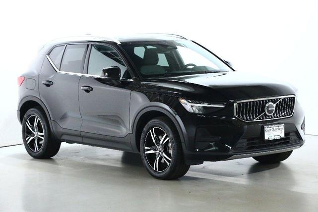 Photo of 2025 Onyx Black Metallic Volvo XC40