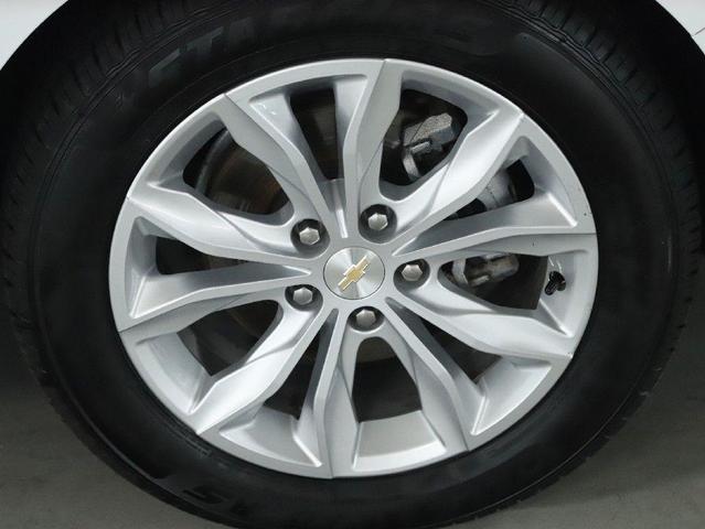 Photo of 2024 Summit White Chevrolet Malibu