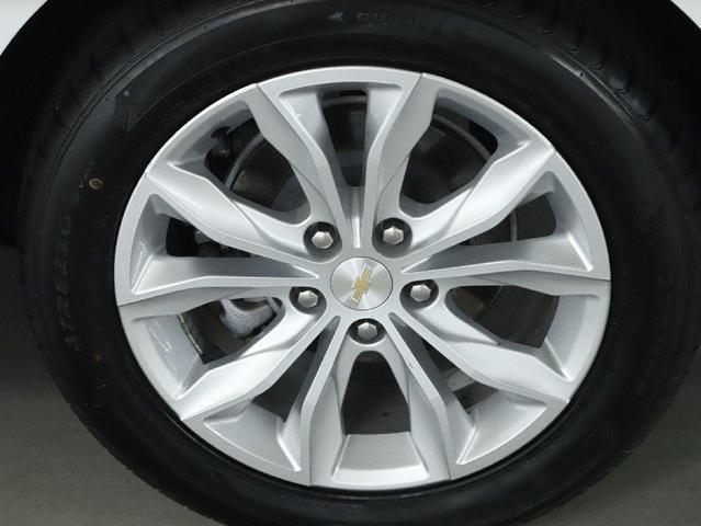Photo of 2024 Summit White Chevrolet Malibu