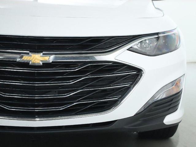 Photo of 2024 Summit White Chevrolet Malibu