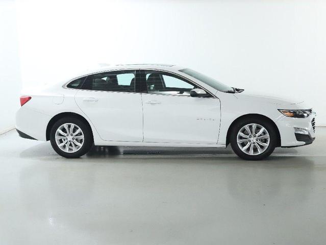Photo of 2024 Summit White Chevrolet Malibu