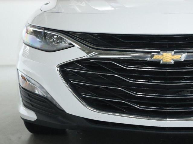Photo of 2024 Summit White Chevrolet Malibu
