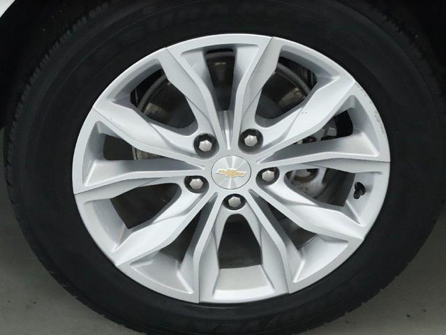 Photo of 2024 Summit White Chevrolet Malibu