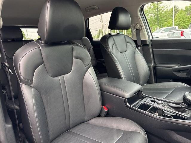 Photo of 2024 Glacial White Pearl Kia Sorento