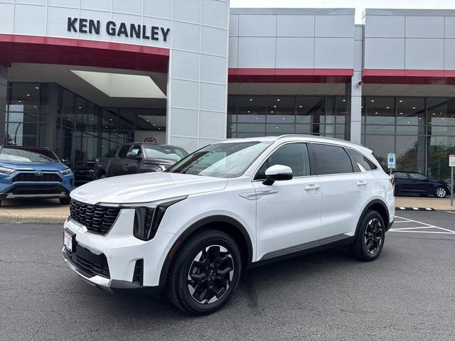 Photo of 2024 Glacial White Pearl Kia Sorento