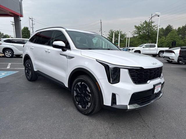 Photo of 2024 Glacial White Pearl Kia Sorento