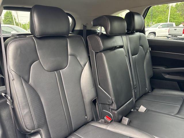 Photo of 2024 Glacial White Pearl Kia Sorento