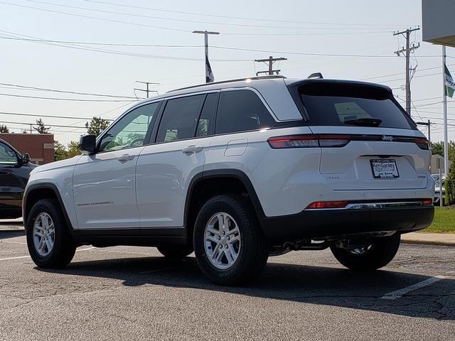 Photo of 2025 Bright White Clearcoat Jeep Grand Cherokee