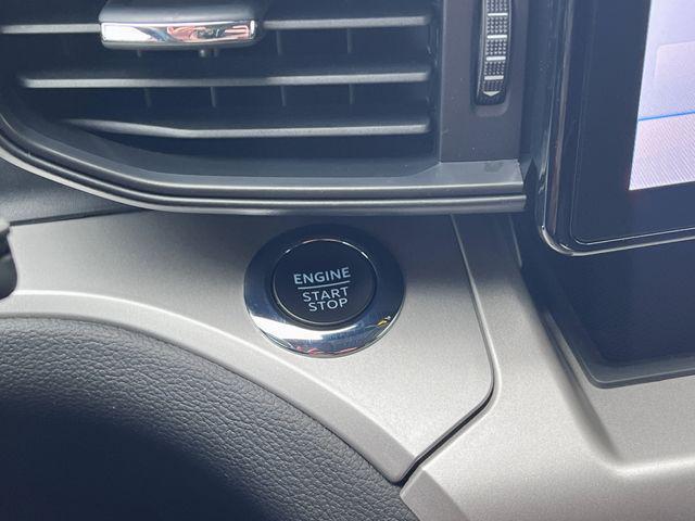 Photo of 2022 Iconic Silver Metallic Ford Explorer