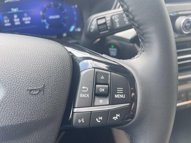 Photo of 2022 Agate Black Metallic Ford Escape