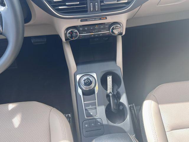 Photo of 2022 Agate Black Metallic Ford Escape