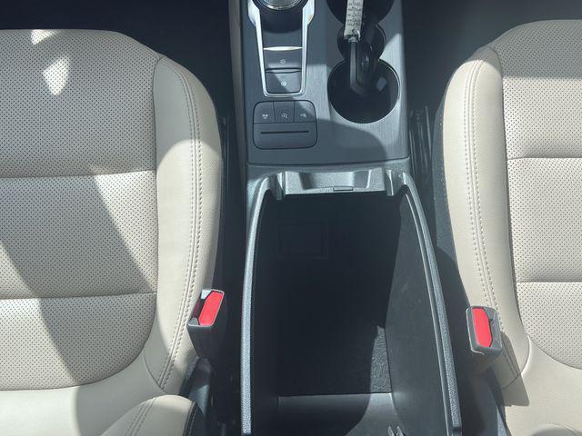Photo of 2022 Agate Black Metallic Ford Escape