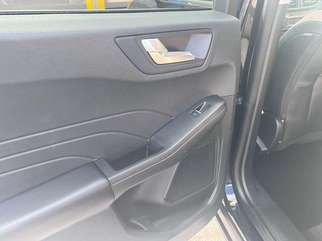 Photo of 2022 Agate Black Metallic Ford Escape