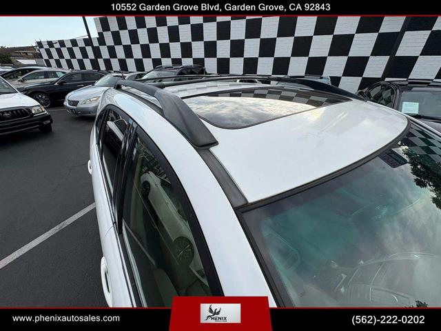 Photo of 2005 Crystal White Lexus RX 330