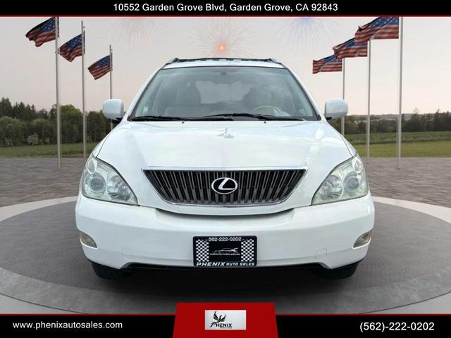 Photo of 2005 Crystal White Lexus RX 330