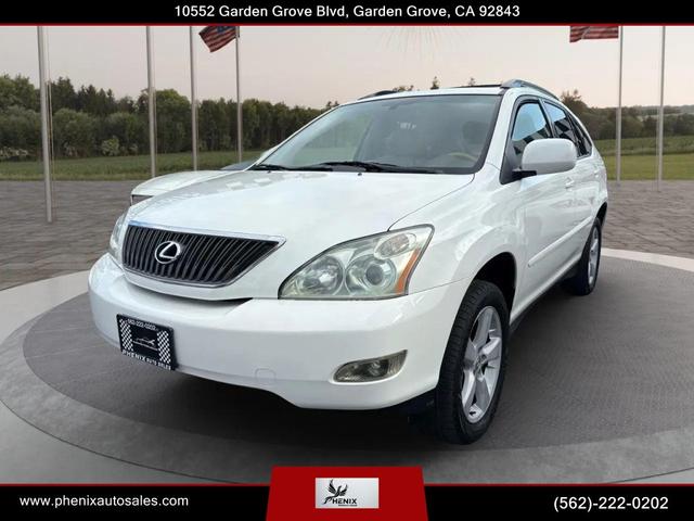 Photo of 2005 Crystal White Lexus RX 330