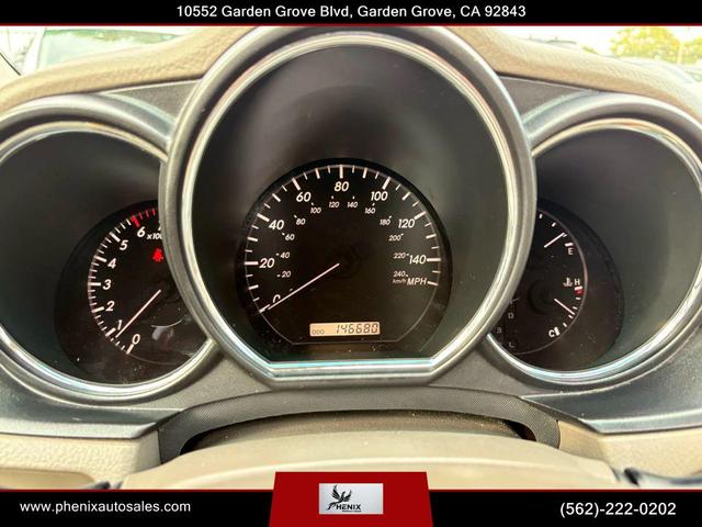 Photo of 2005 Crystal White Lexus RX 330