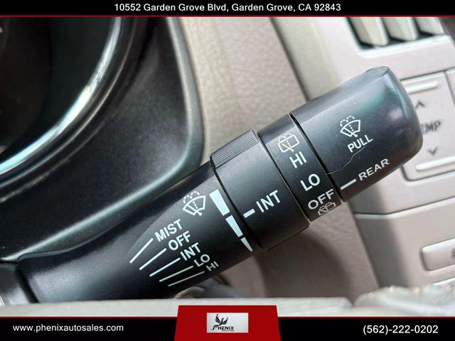 Photo of 2005 Crystal White Lexus RX 330