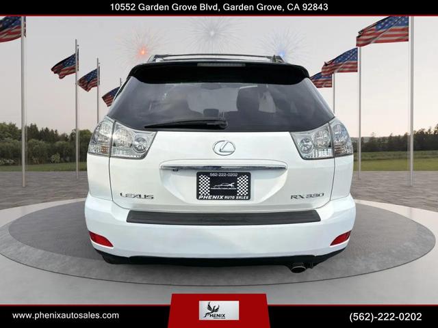 Photo of 2005 Crystal White Lexus RX 330