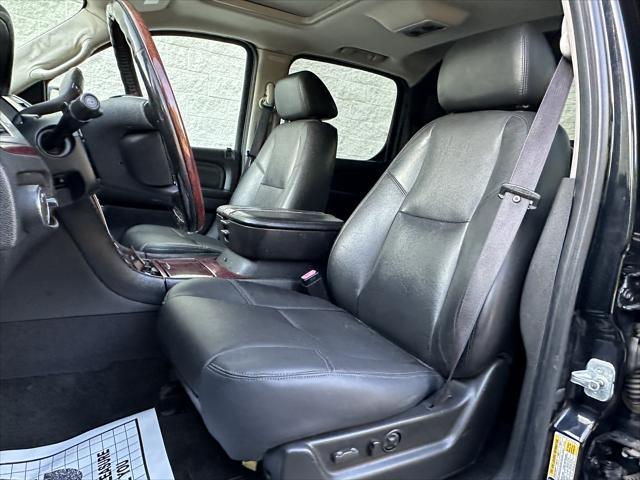Photo of 2007 Black Raven Cadillac Escalade EXT
