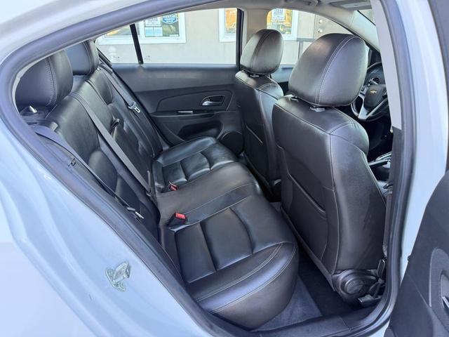 Photo of 2014 Summit White Chevrolet Cruze